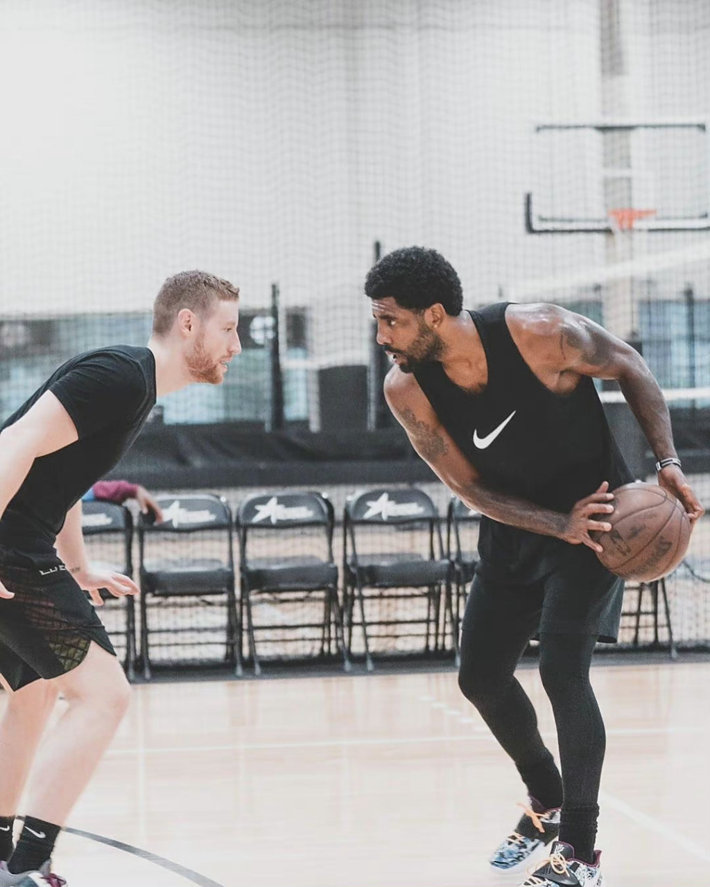 九游旧版本下载链接-莎拉波娃在篮网比赛中重要助攻，晋级下一阶段引发热议！(武贾西奇莎拉波娃完整版)