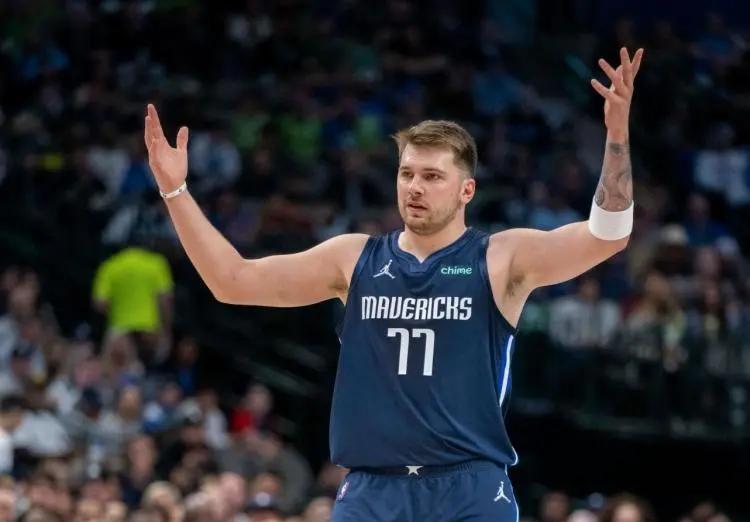 九游游戏旧版本-关于东契奇焦点对战，梅西与70激战瑞士队分钟，战术调整胜负难料！观众掌声雷动的信息